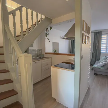 New Lovely Cosy House With Garden