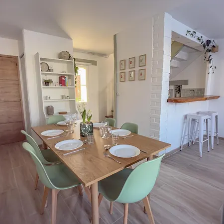 New Lovely Cosy House With Garden בית נופש